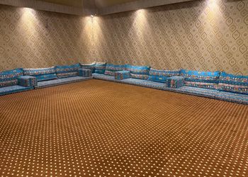 فيلا بغرف نوم ومجالس وخيمة ومسبح