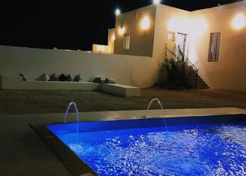 استراحة بجلسة خارجية ومسبح