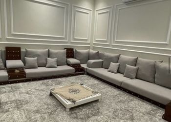 شاليه بمسطح اخضر وجلسة خارجية 