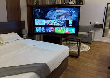 استديو بجاكوزي ودخول ذاتي