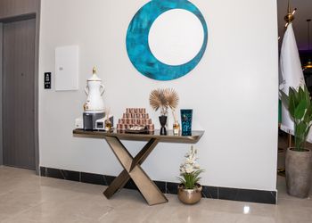 شقة بغرفة جلوس وغرفة نوم 