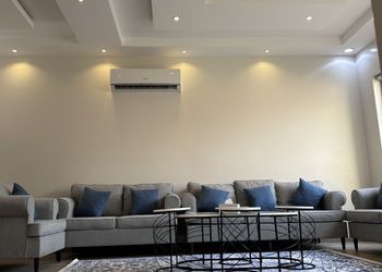 شاليه بصالة مطلة على المسبح 