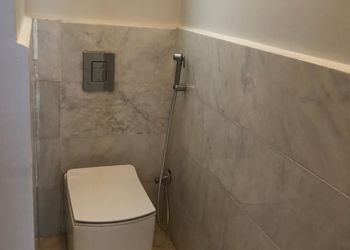 استديو بسريرين مفردة و أثاث مريح