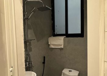 شقة بصالة أنيقة ودخول ذاتي 