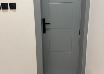 استديو بسرير ماستر وجلسة جانبية