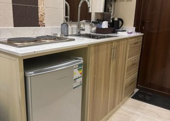 استديو بسرير ماستر وجلسه جانبيه