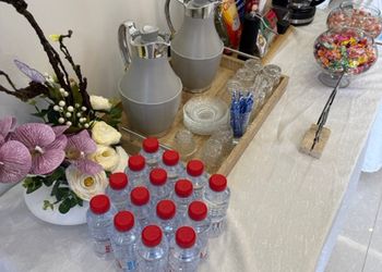استراحة بمجالس واسعة وفناء خارجي