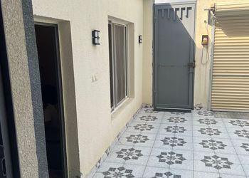 شقة بغرفتين نوم وغرفة جلوس 