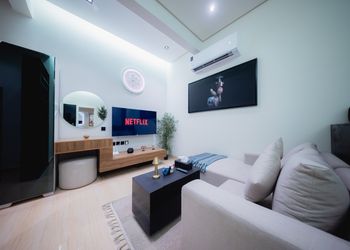 استديو بسرير ماستر وجلسة جانبية 