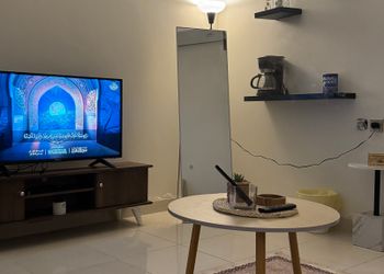 استديو بسرير وجلسة جانبية