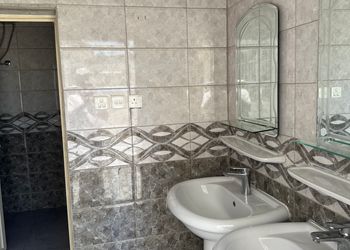 استراحة بألعاب أطفال ومجلس