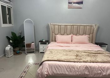 استديو بسرير ماستر وأثاث مريح 