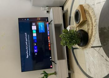 استديو بأثاث مريح وبسيط