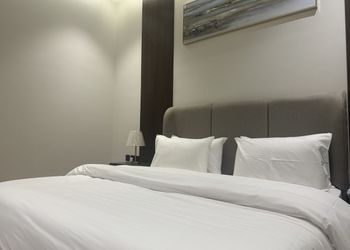 استديو بسرير ماستر 