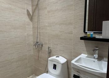 استديو بأثاث مريح وبسيط 