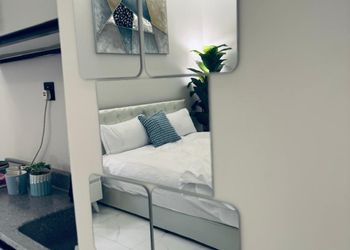 استديو باثاث مريح وبسيط 