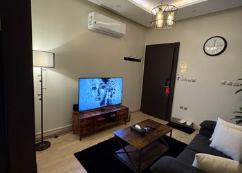 استديو بتصميم هادئ ودخول ذاتي