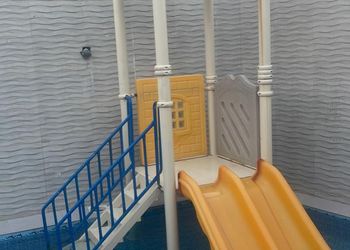 شاليه بمسبح وألعاب مائية