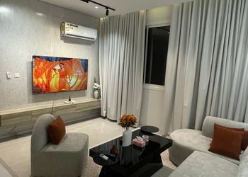 استديو بسرير ماستر وجلسة جانبية