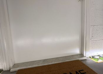 استديو بسرير ماستر وجلسة جانبية