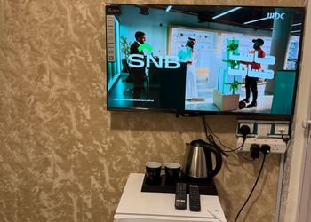 استديو بأثاث مريح وبسيط 