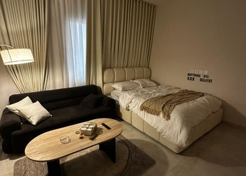 استوديو فاخر مع غرفة جاكوزي خاصة