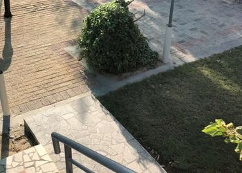 استراحة بألعاب أطفال وجلسة خارجية 