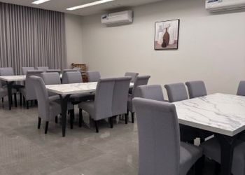 شاليه بجلسة خارجية وألعاب أطفال 