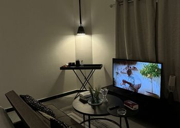 استديو بسرير ماستر وجلسة جانبية
