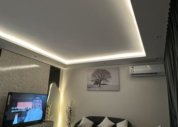 استديو بسرير ماستر وجلسة جانبية