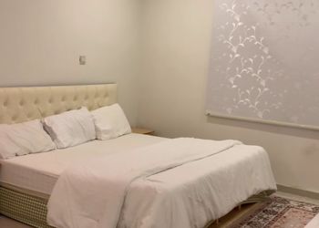استراحة بمجلس بإطلالة على الجبل