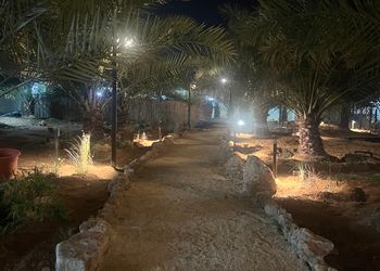 مزرعة بمسبح وموقع مميز