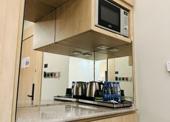 استديو بأثاث مريح وبسيط 