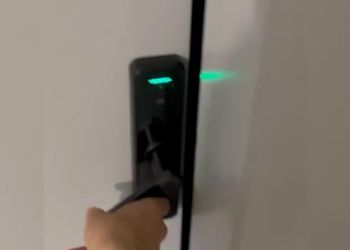 استديو هادئ بدخول ذاتي 
