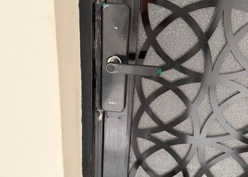 شقة بغرفتين نوم وصالة 