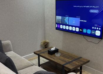استديو بسرير ماستر وأثاث مريح 