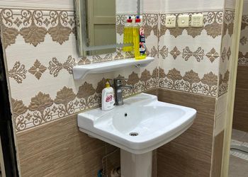 استديو بسرير ماستر وأثاث مريح 