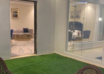 شاليه بغرفة نوم مطلة على المسبح