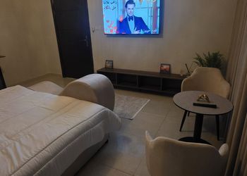 استديو بسرير ماستر