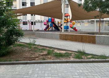 شقة بصالة وغرف نوم