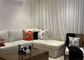 شقة بصالة أنيقة ودخول ذاتي