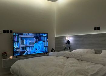 استديو هادئ بسرير ماستر