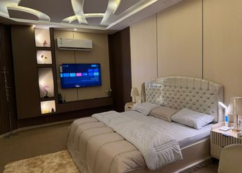 استديو بأثاث مريح وبسيط 