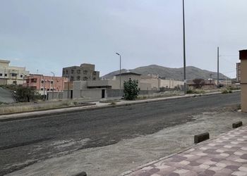 شقة بغرفة معيشة وغرفة نوم 