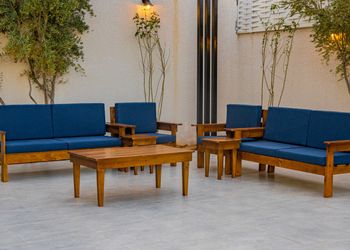 شاليه بصالة وجلسة خارجية 