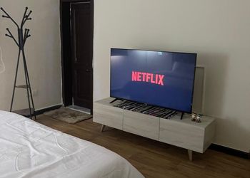 استديو هادئ بدخول ذاتي 