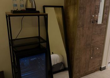 استديو بسرير ماستر وجلسة جانبية 