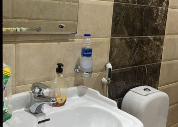شقة بغرفتين نوم وغرفة جلوس 