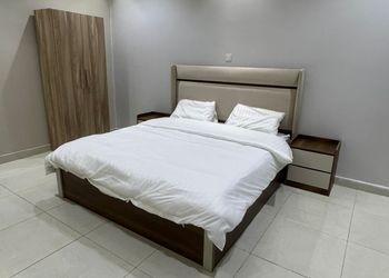 شاليه بألعاب أطفال ومسبح