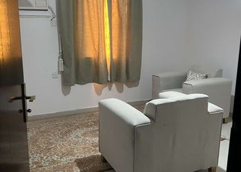 استديو بسرير ماستر وجلسة جانبية